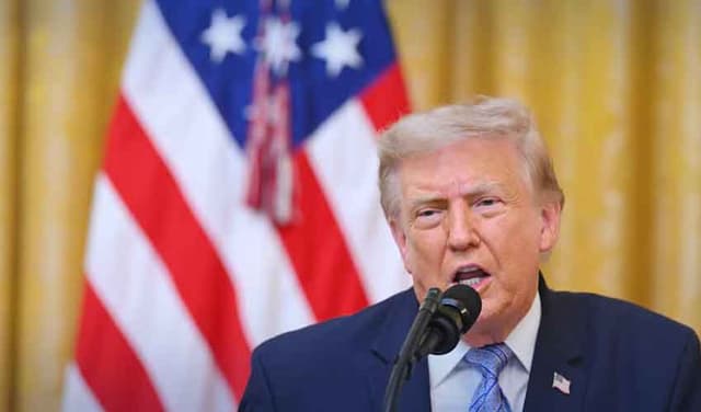 Trump orders fresh US strikes on Iran Trump orders fresh US strikes on Iran