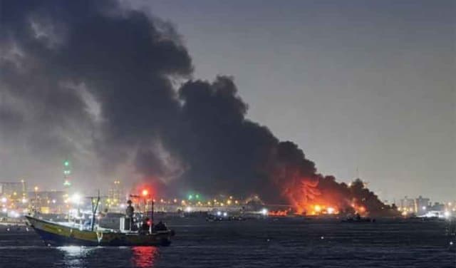 Iran attacks US bases in Bahrain, Kuwait after fresh strikes Iran attacks US bases in Bahrain, Kuwait after fresh strikes
