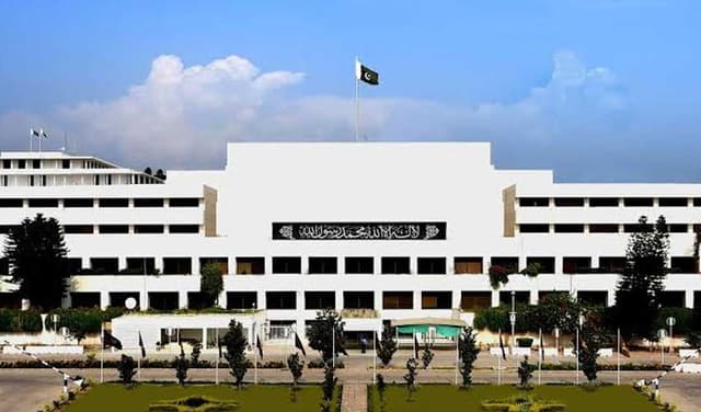 Govt reviews legal process for new provinces Govt reviews legal process for new provinces