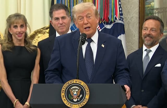 Trump reimposes Iran blockade, sets 20% Hormuz fee Trump reimposes Iran blockade, sets 20% Hormuz fee