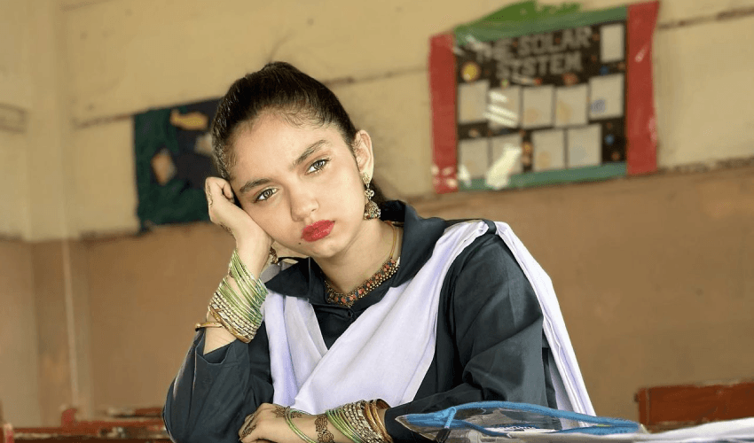 Aina Asif Aina Asif