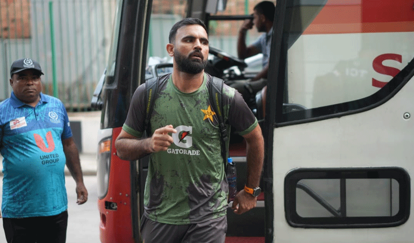 Bangladesh fans welcome Pakistan in Dhaka with verve (Courtesy: File) Bangladesh fans welcome Pakistan in Dhaka with verve (Courtesy: File)