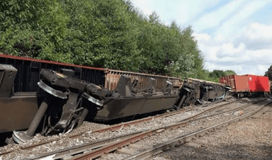 Karachi–Punjab rail services halted after Tando Adam freight derailment (Courtesy: File) Karachi–Punjab rail services halted after Tando Adam freight derailment (Courtesy: File)