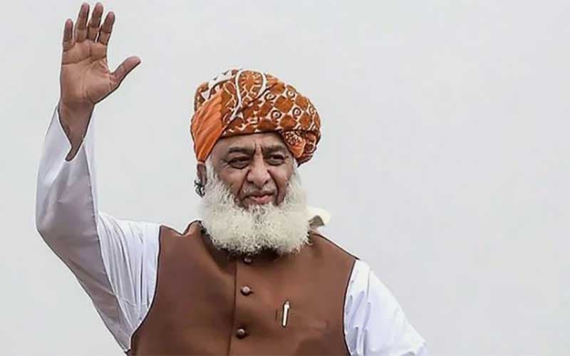 Fazl stands against putting Imran, other politicians behind bars (Courtesy: File) Fazl stands against putting Imran, other politicians behind bars (Courtesy: File)