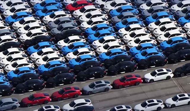 Ministry fails to defend new auto policy in IMF consultations Ministry fails to defend new auto policy in IMF consultations