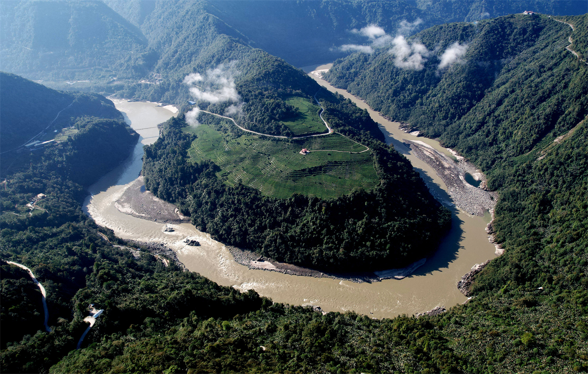 China to build world's largest hydropower dam in Tibet