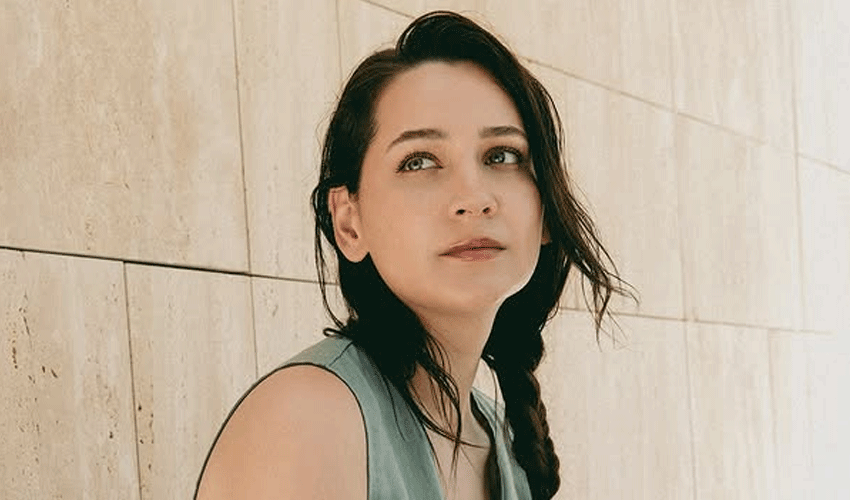 Gulsim Ali leaves fans awestruck with swoon worthy clicks