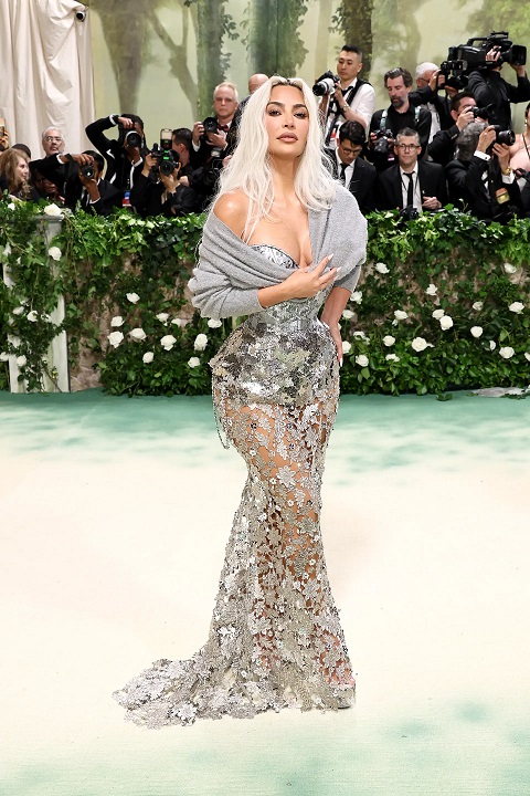 KIM KARDASHIAN at met gala 2024