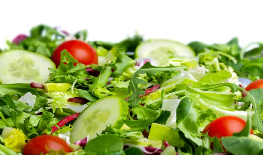 Regular consumption of salad contributes to longevity