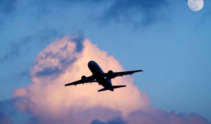 Trump threatens air traffic controllers who fail to return to work